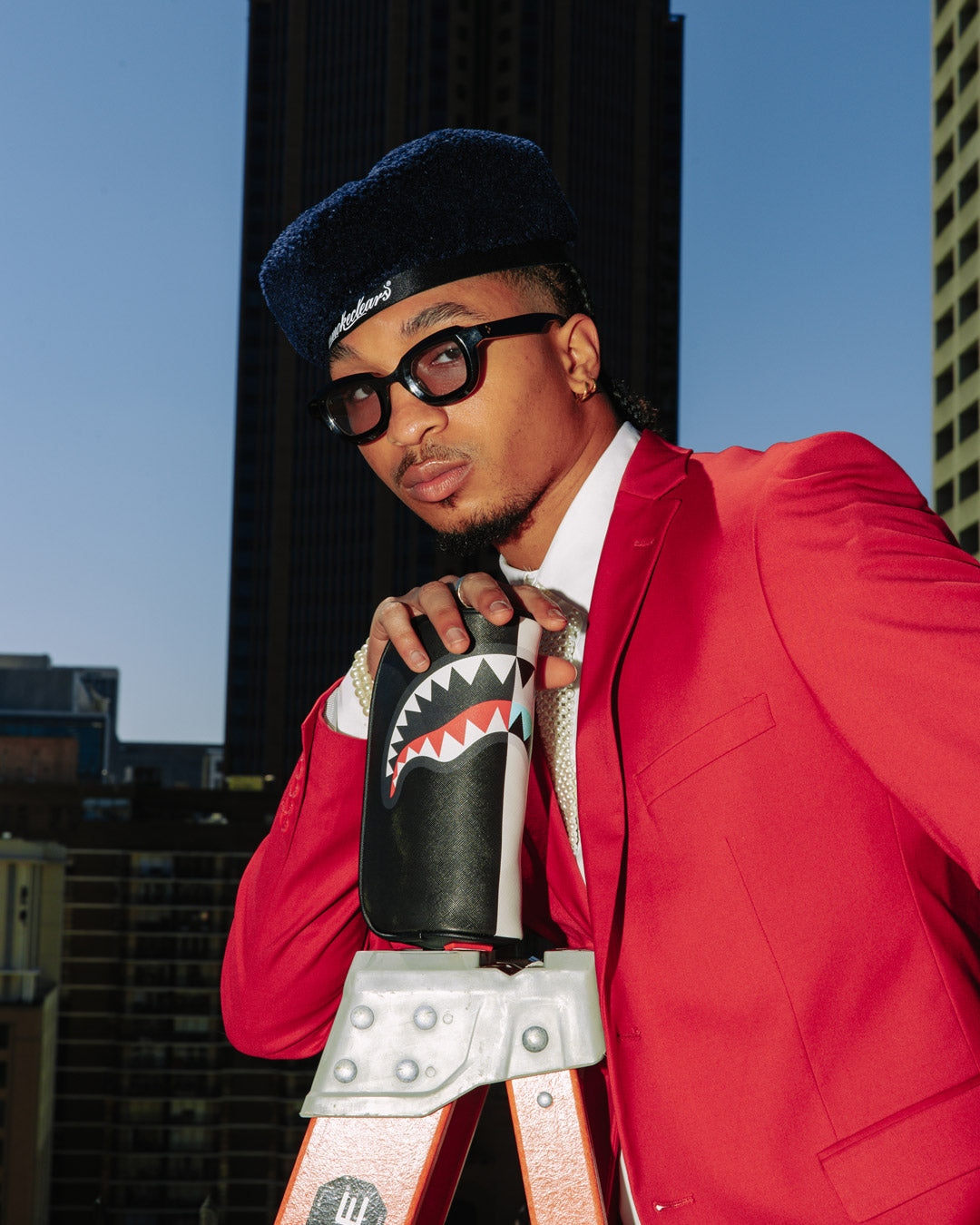 SHARK CENTRAL SATURDAYS POUCH