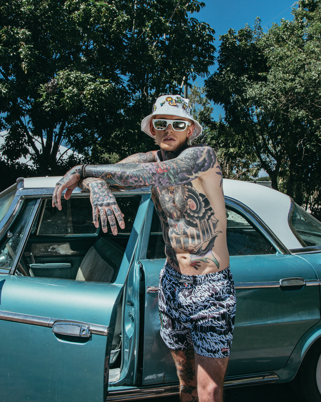 SCRIBBLE SHARK SHOTO SWIM TRUNKS