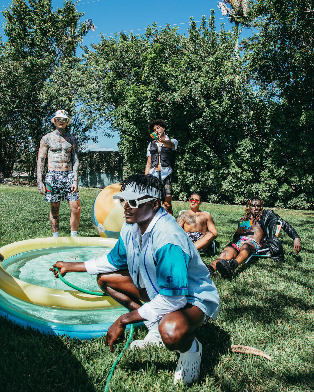 SCRIBBLE SHARK SHOTO SWIM TRUNKS